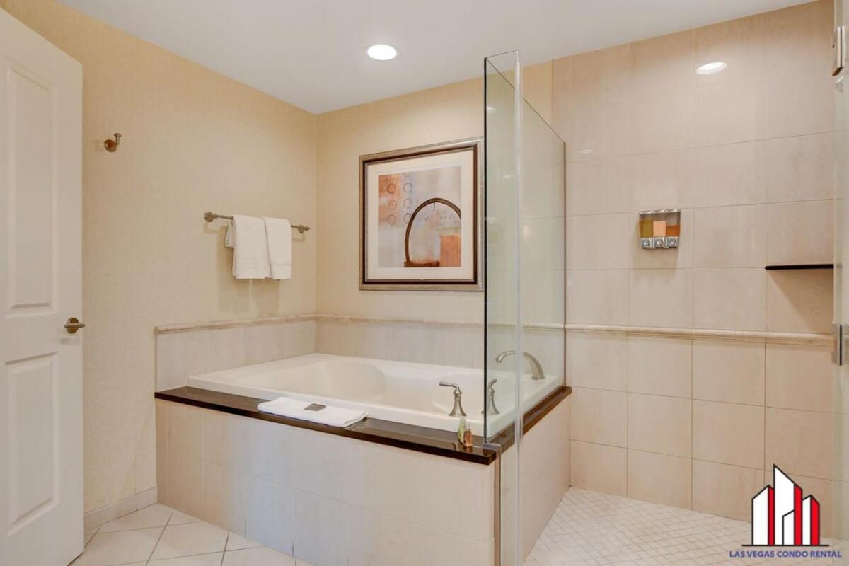 Mgm Signature-20-609 Strip View Jacuzzi Studio Las Vegas Luaran gambar